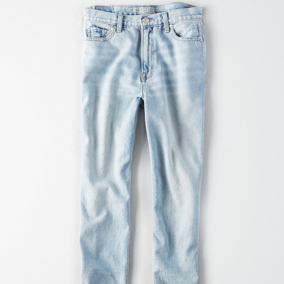 **SOLD** AE mom jeans - Picture 2 of 4